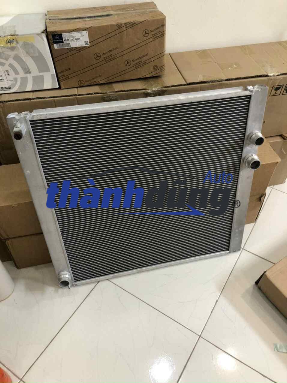 Két nước Land Rover Discovery