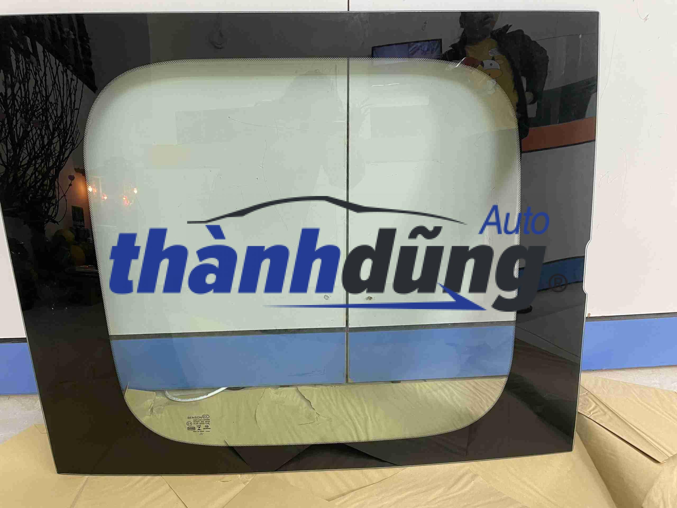 Kính cửa hậu Hyundai Solati