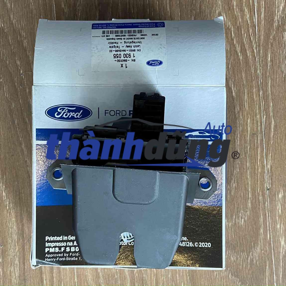 Ốp ngậm cốp hậu Ford Focus