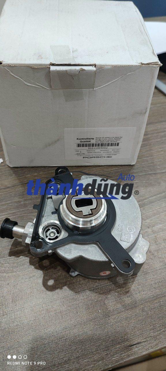 Bơm chân không Porsche Passat