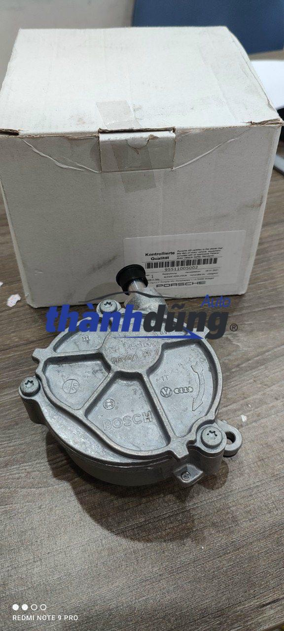 Bơm chân không Porsche Passat