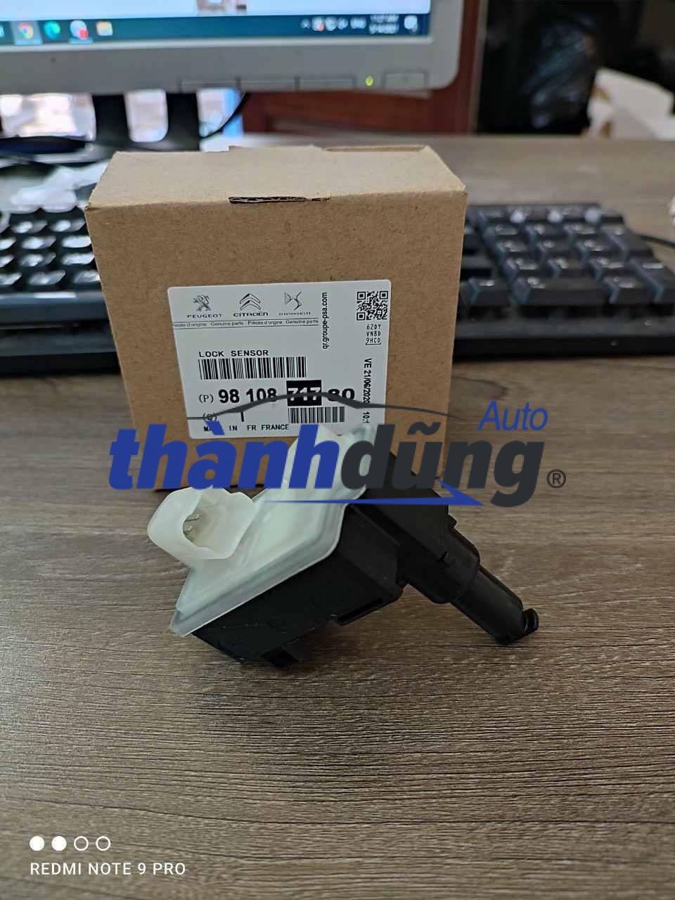 Khóa nắp bình xăng Peugeot 3008