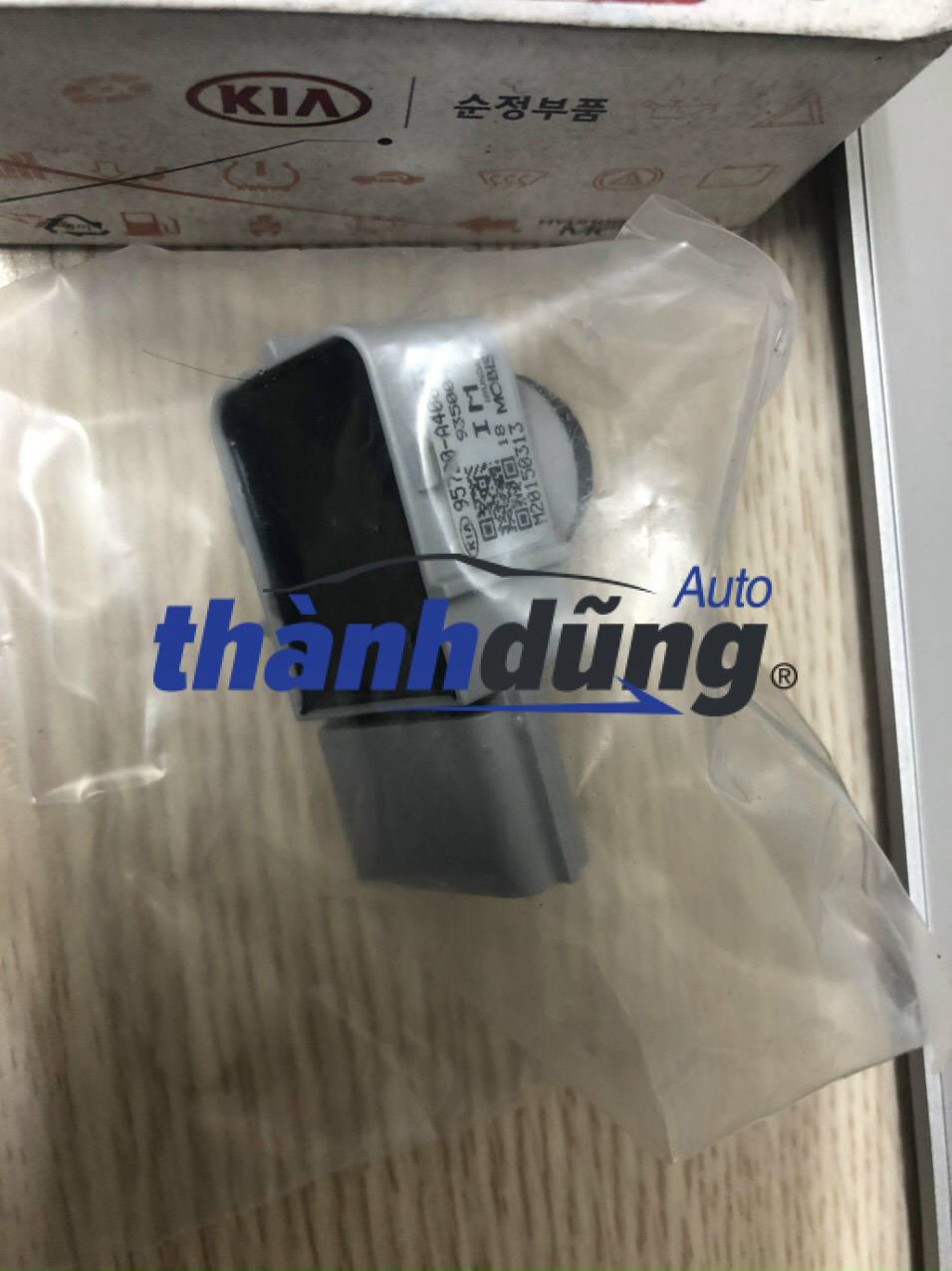 Cảm biến va chạm đầu xe Kia Carens