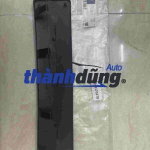 Đế gắn biển số Mercedes C200