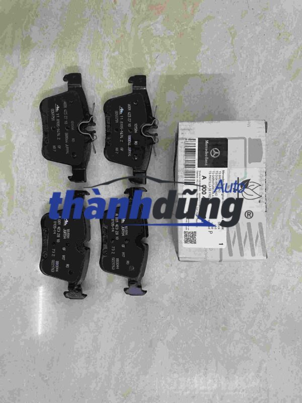 Má phanh sau Mercedes C180