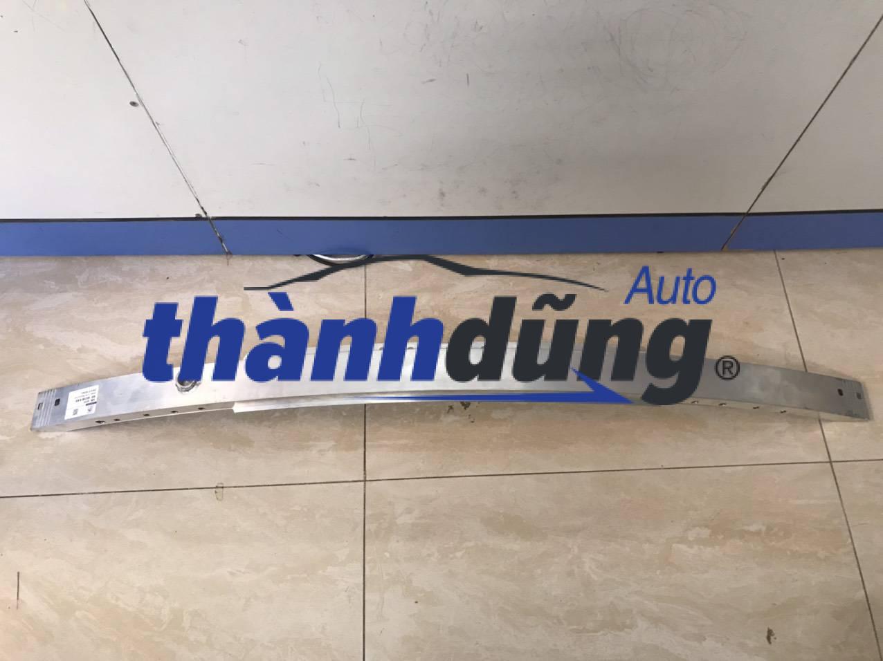 Xương nhôm đỡ cản trước Mercedes C250