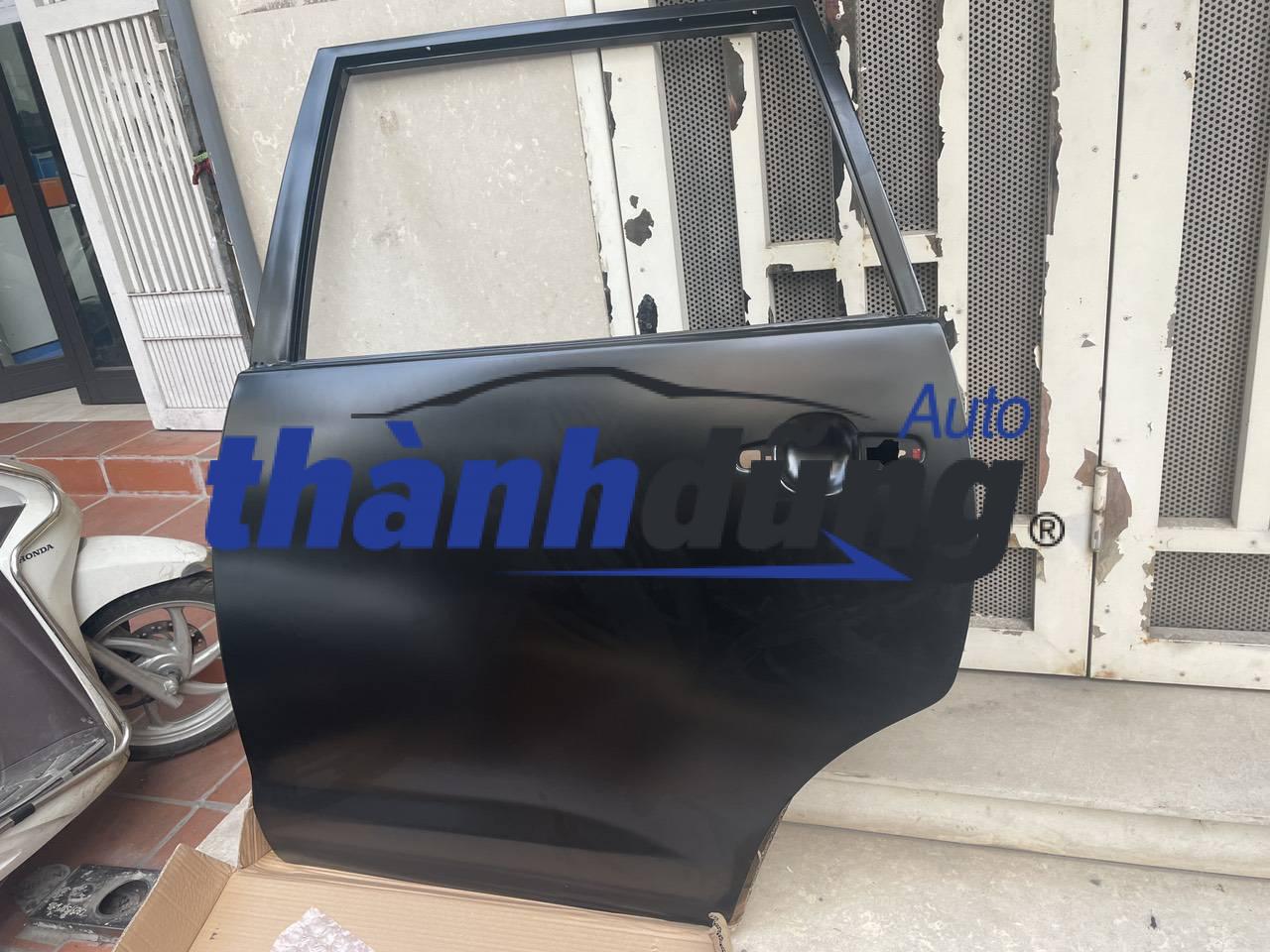 Cánh cửa sau trái Toyota Hilux