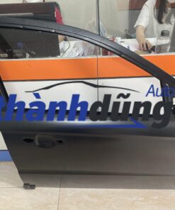 Cánh cửa trước phải Toyota Fortuner