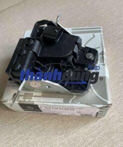 Cơ cấu ngậm khóa cửa Mercedes GLC350