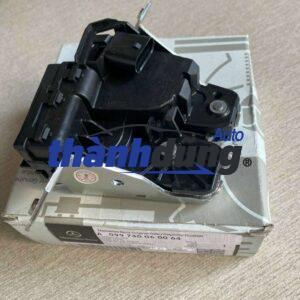 Cơ cấu ngậm khóa cửa Mercedes GLC350