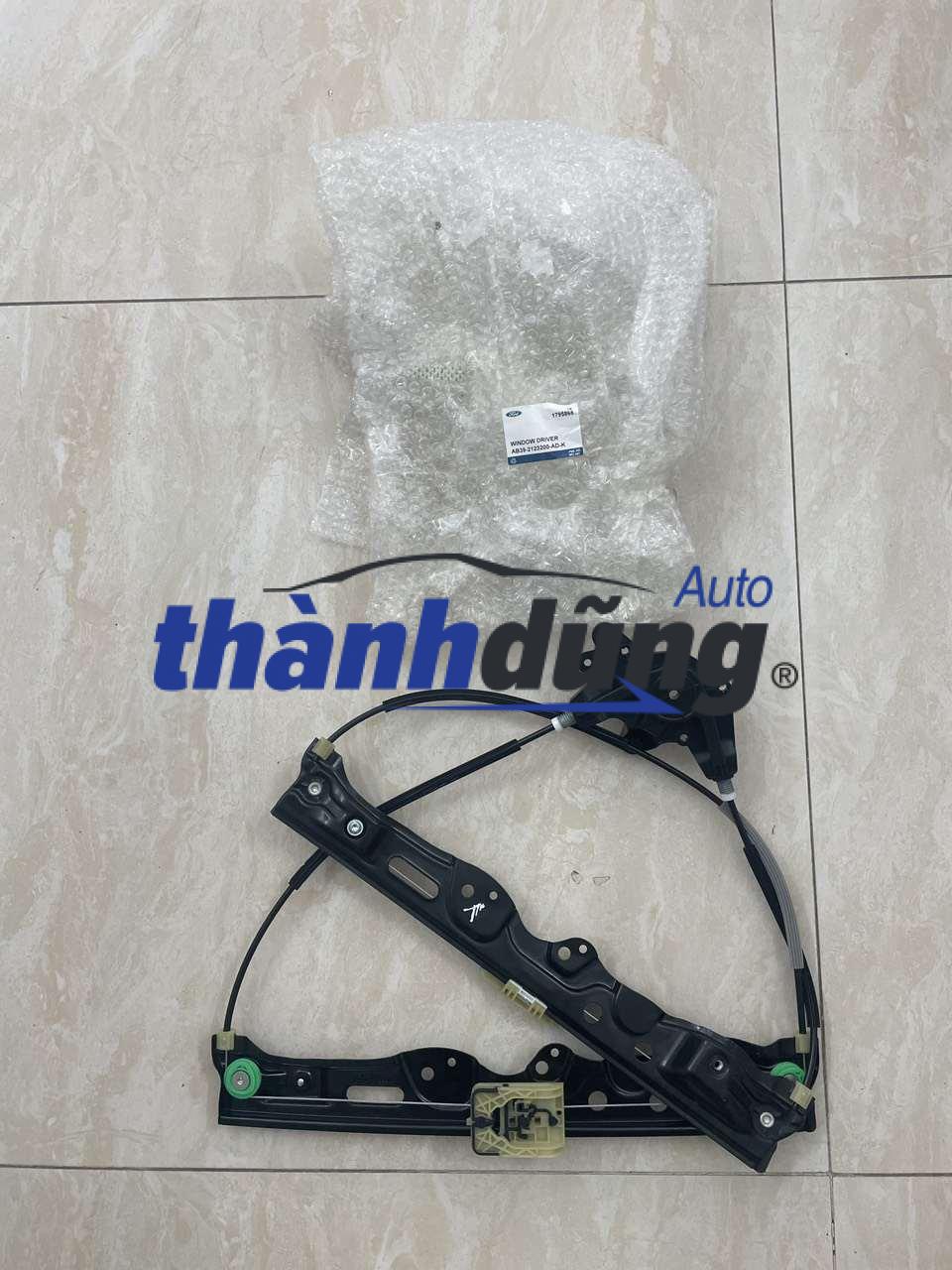 Compa lên kính Ford Everest 2019