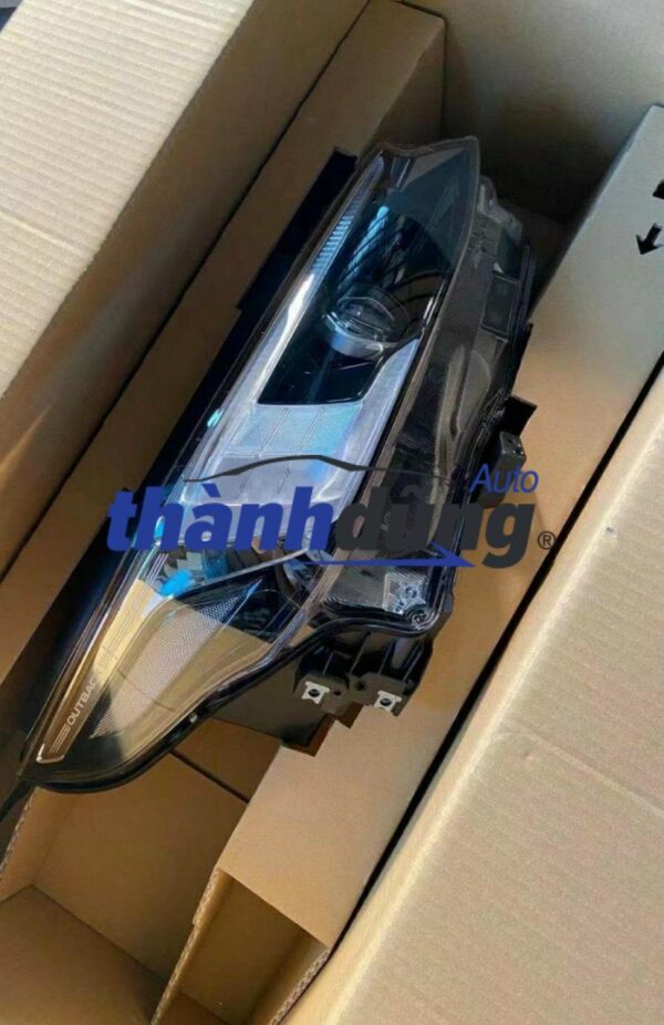 Đèn pha Subaru Outback