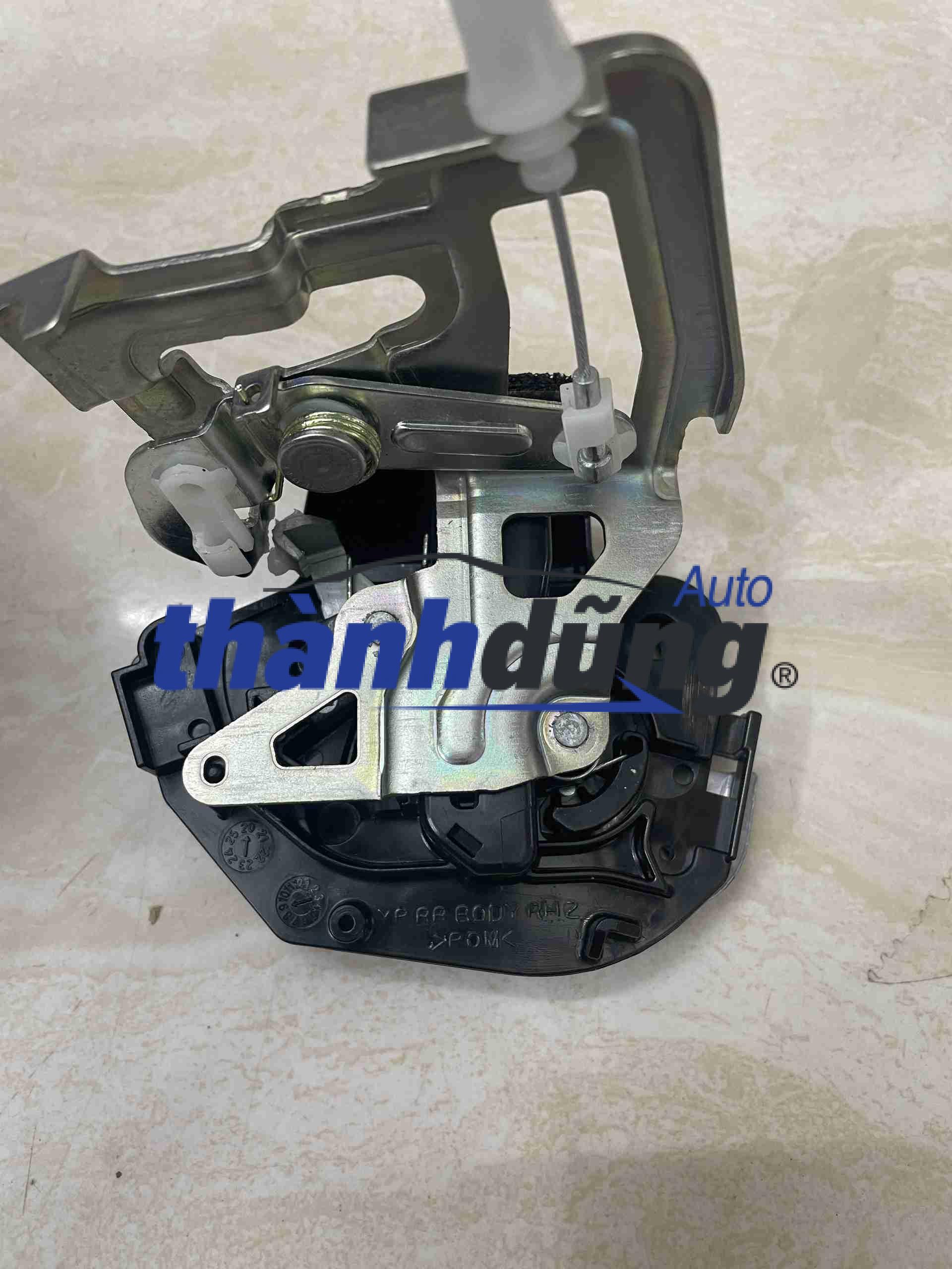 Ổ ngậm khóa cửa Hyundai HD350