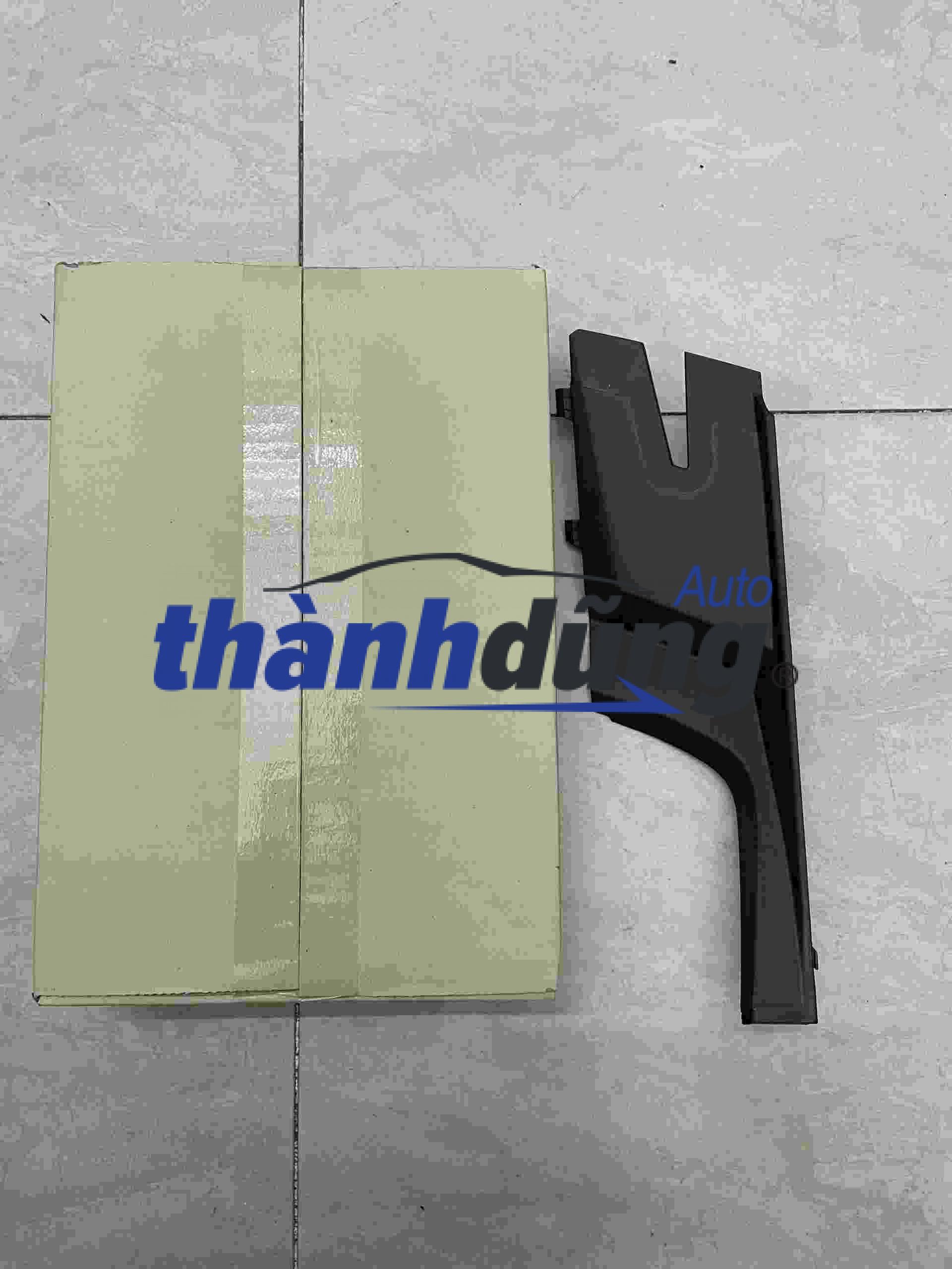 Ốp góc kính chắn gió Chevrolet Colorado