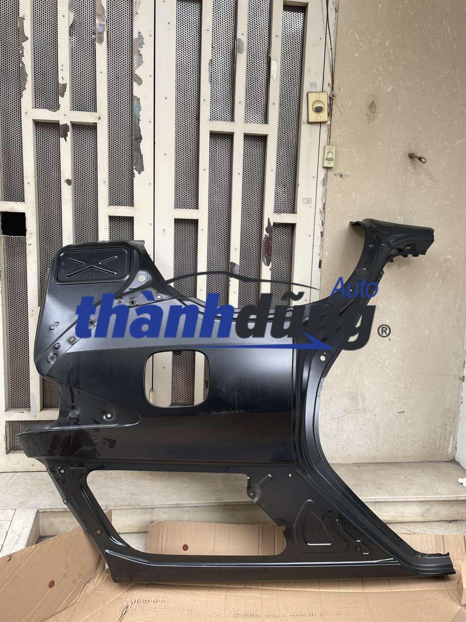 Ốp hông sau Toyota Fortuner