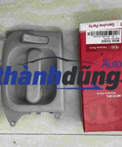 Tay mở cửa lùa trong Kia Carnival