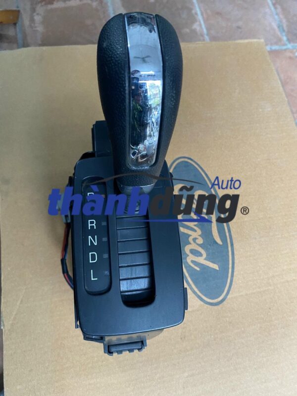 Tay nắm cần số Ford Ecosport