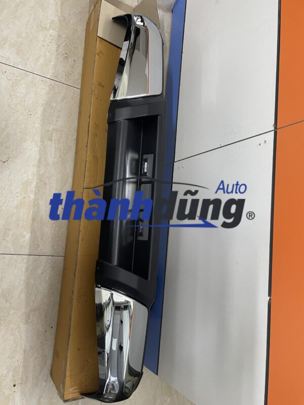 Cản sau Nissan Navara