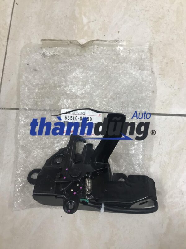 Ổ ngậm khóa nắp capo Toyota Camry