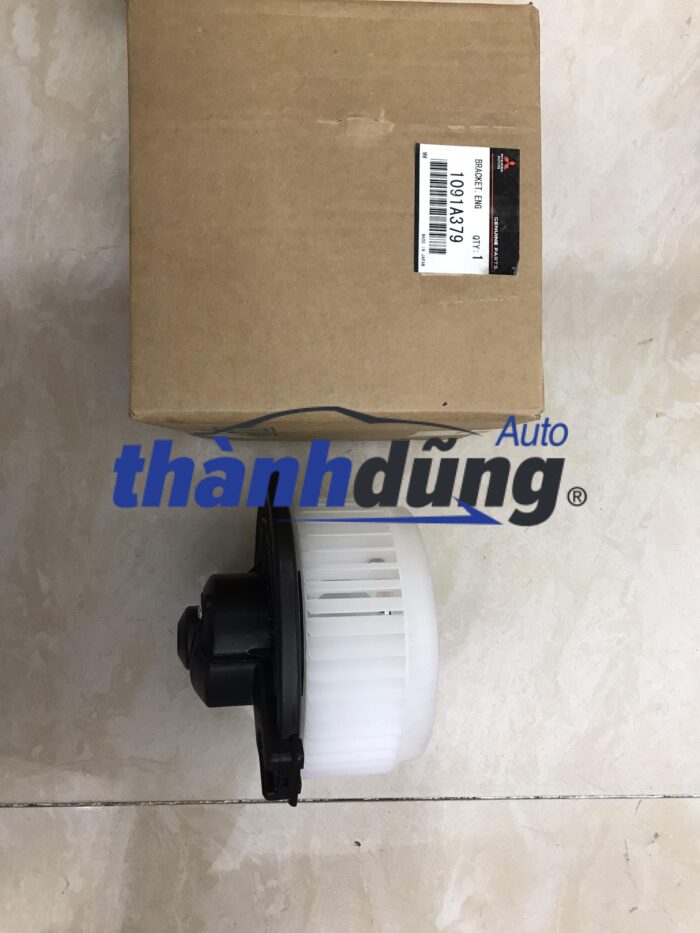 Quạt giàn lạnh Mitsubishi Triton