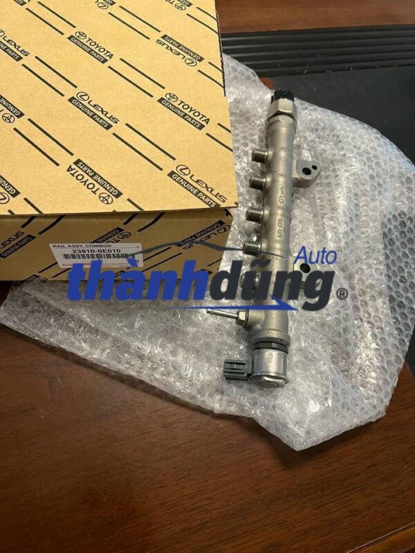 Thanh ray nhiên liệu Toyota Hilux