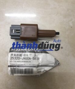 CÔNG TẮC ĐÈN PHANH NISSAN LIVINA