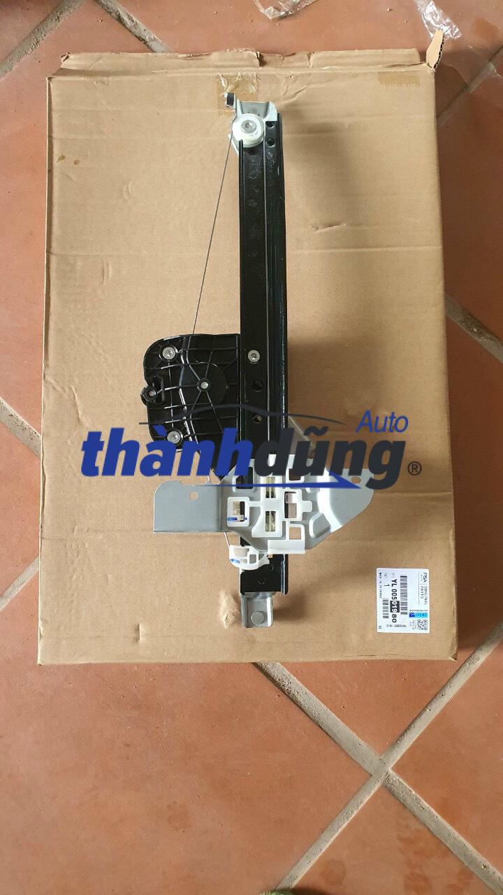 Compa lên kính Peugeot 408