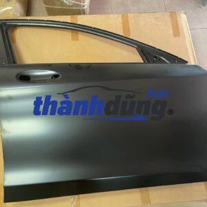 Cánh cửa trước Mercedes C63 AMG