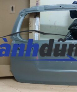 Cánh cửa hậu Toyota Innova 2015