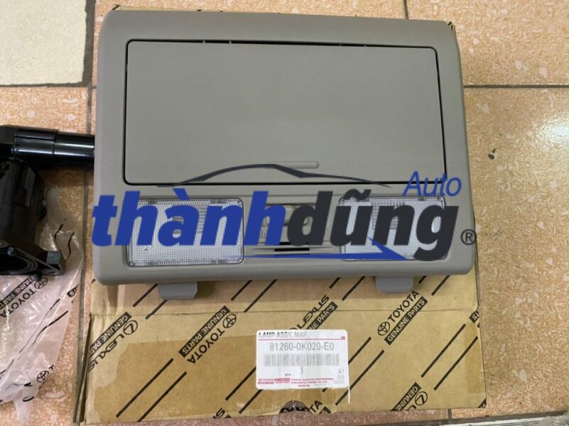 Đèn trần sau Toyota Innova