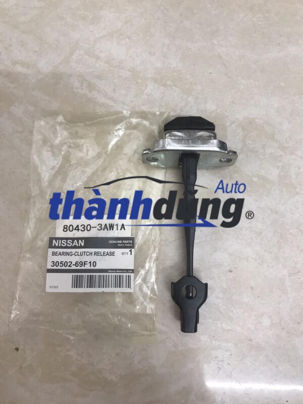 Hạn chế cánh cửa Nissan Almera