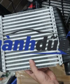 Két làm mát khí nạp Peugeot 408