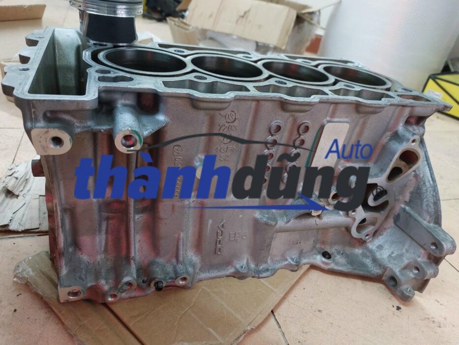 Mặt máy Peugeot 5008