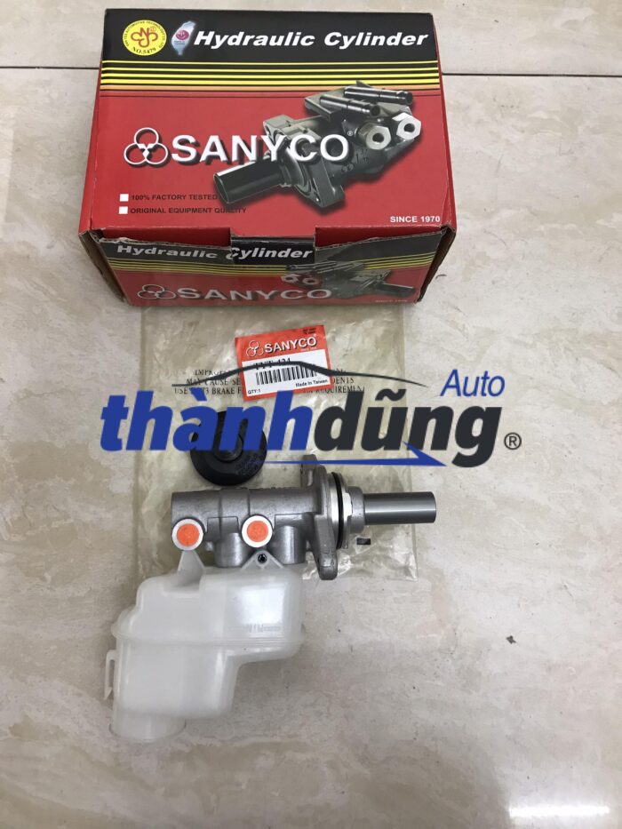 Heo thắng cái Toyota Rav4