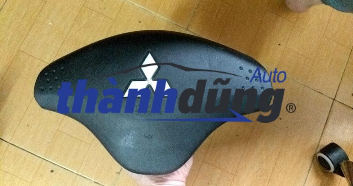 Túi khí vô lăng Mitsubishi Triton