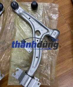 Càng A dưới Mercedes GLA45