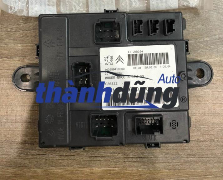 Hộp điện cốp hậu Peugeot 5008