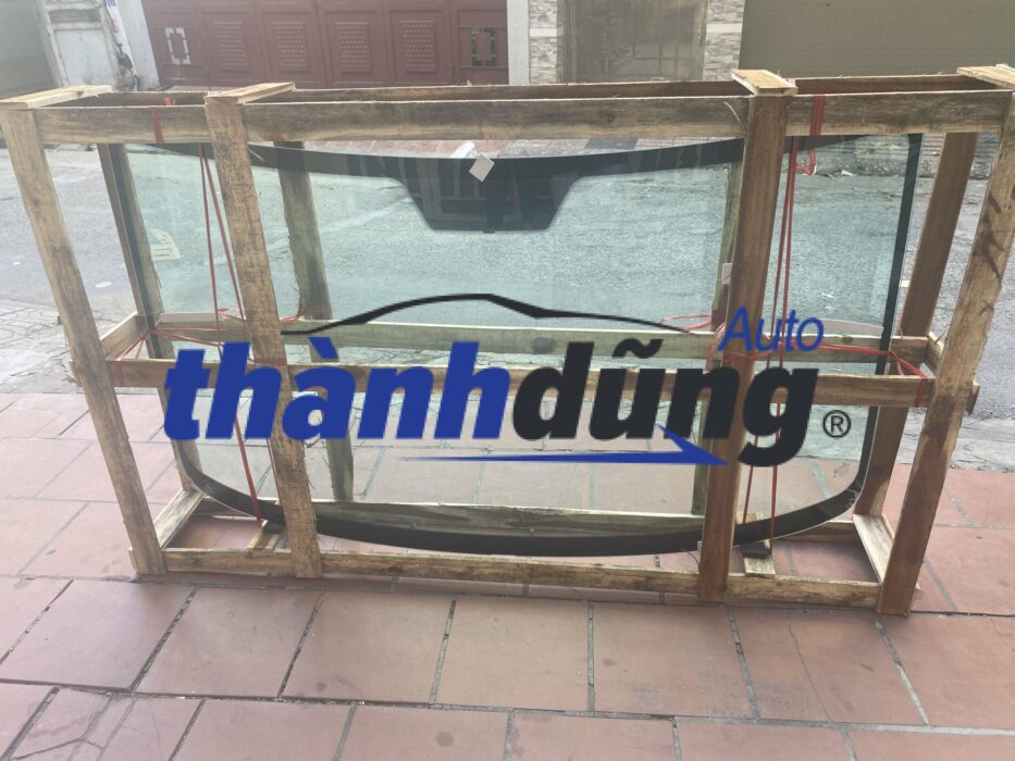 Kính lái Mercedes Sprinter