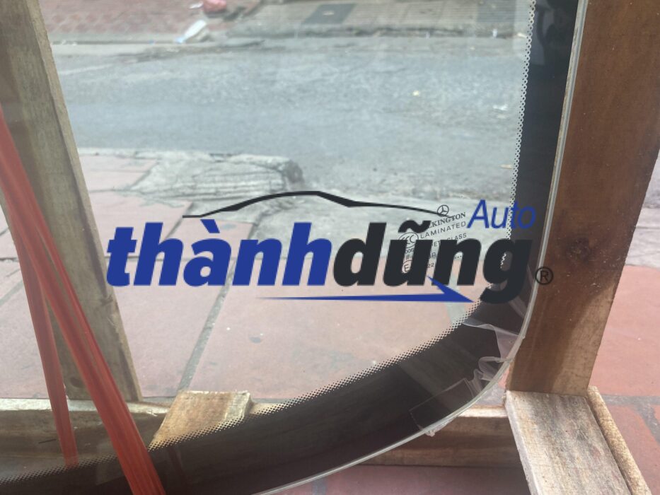 Kính lái Mercedes Sprinter