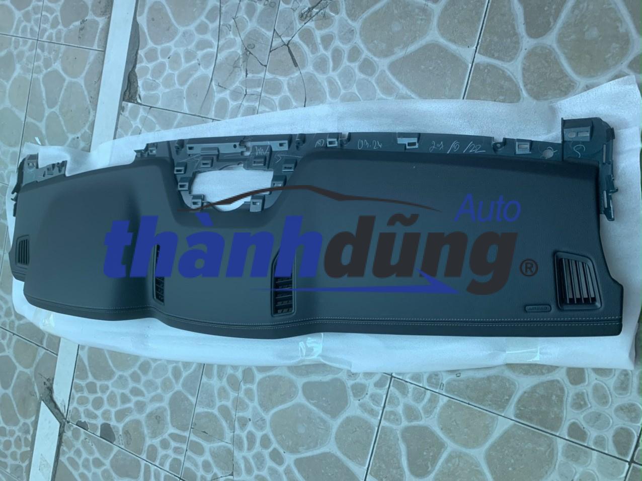 Mặt táp lô Ford Everest