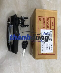 Tay mở cửa thùng sau Mitsubishi Triton