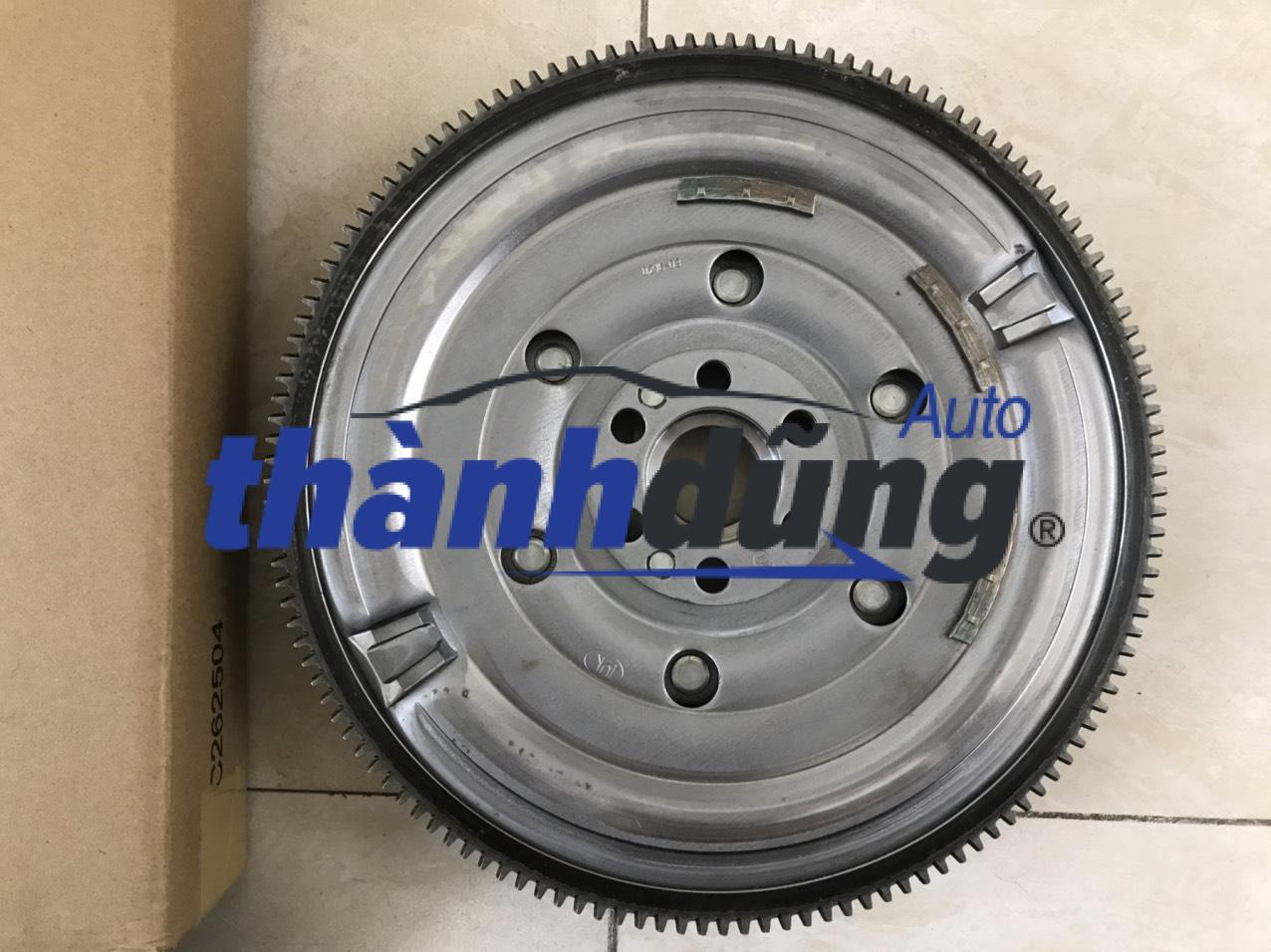 Bánh đà nissan livina