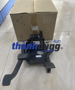 Chân côn phanh ga chevrolet spark