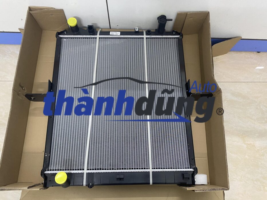 Két nước isuzu nqr75m 4hk1