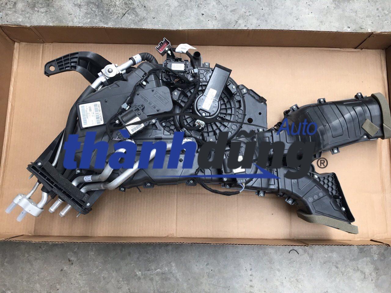 Hộp điều hòa sau ford explorer