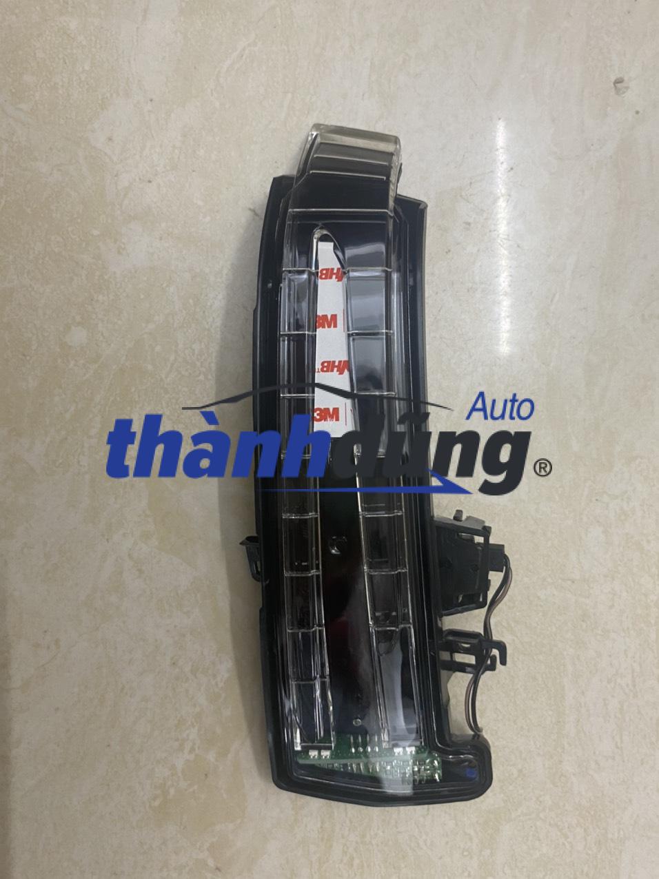 Đèn xi nhan gương mercedes e350