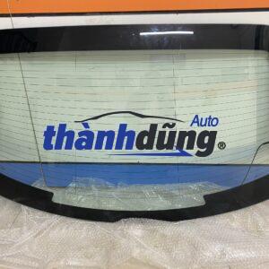 Kính chắn gió sau mercedes s63 amg