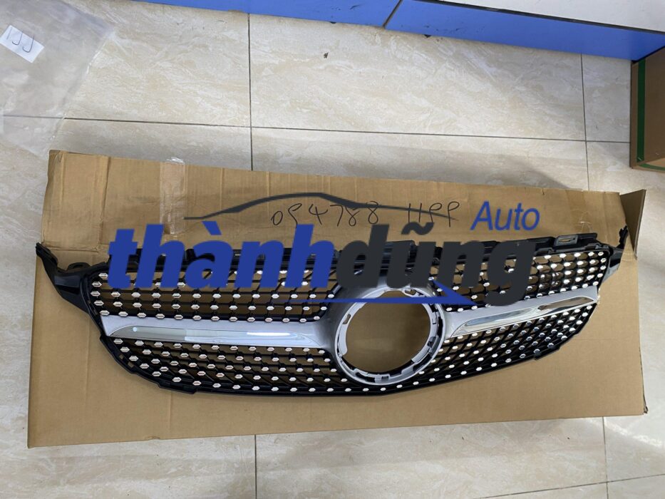 Mặt ca lăng mercedes c63 amg