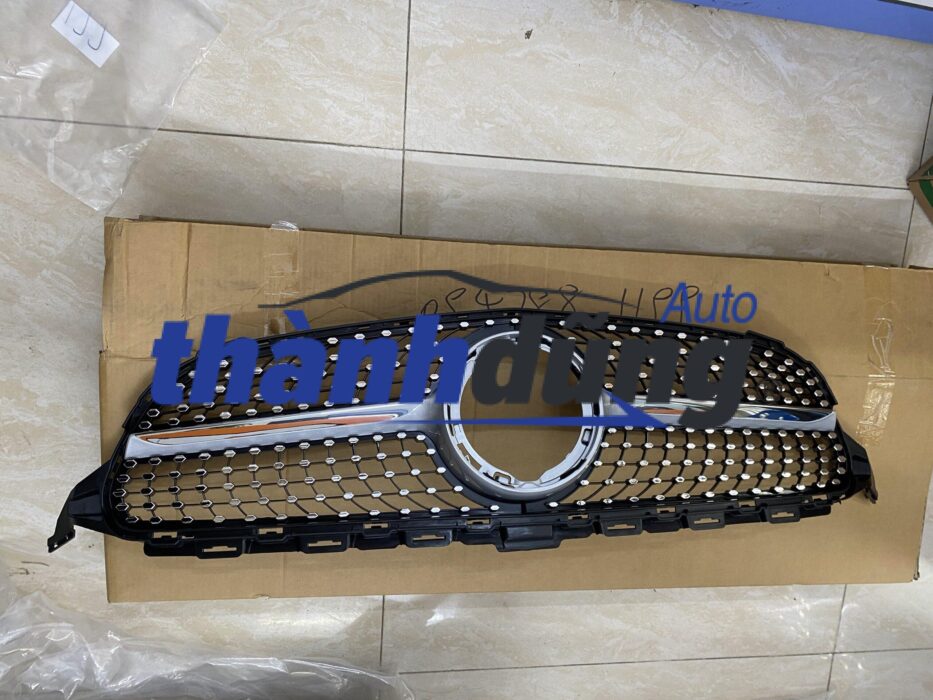 Mặt ca lăng mercedes c63 amg