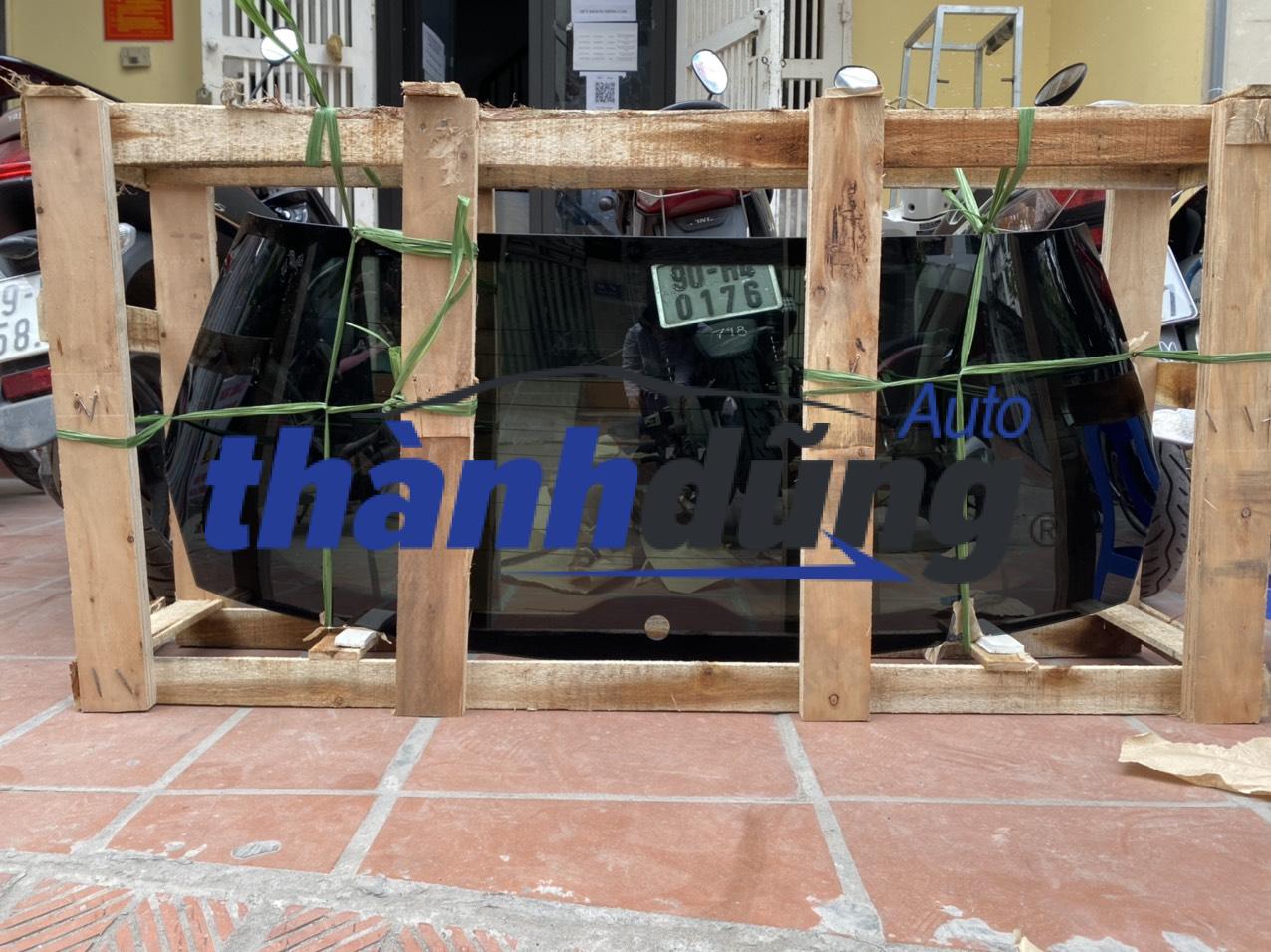 Kính cửa hậu Mazda Premacy